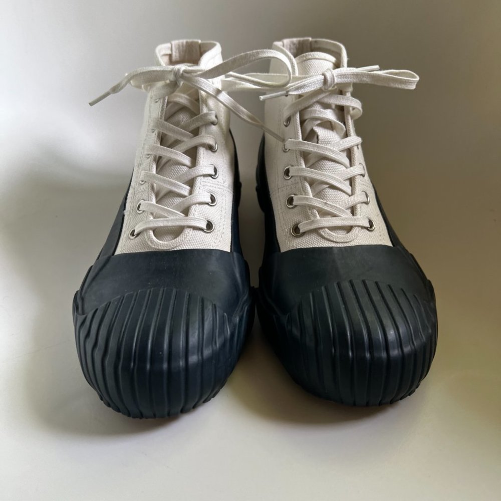 Moonstar All-Weather Sneaker in Beige/Black Women's